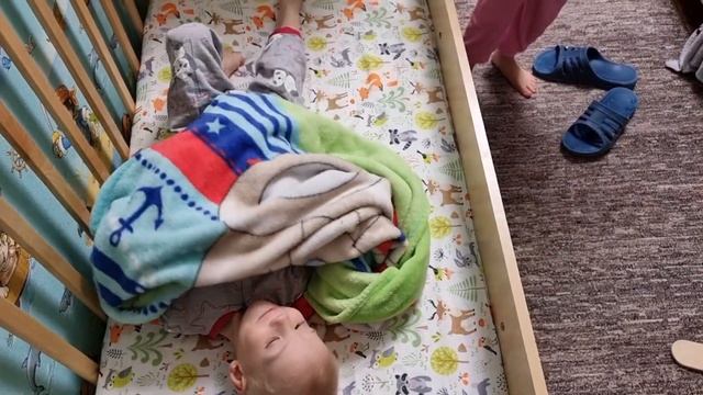 После дома ребёнка души оттаивают | Как внуки заботятся о дедушке смотреть онлайн