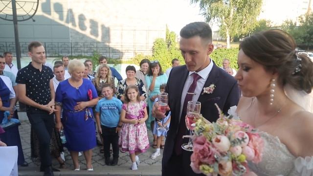Свадебный обычай встречи с хлебом солью смотреть онлайн