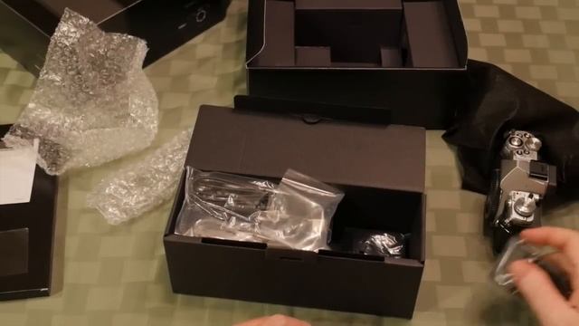 Olympus OM-D E-M5 Mark II UnBoxing