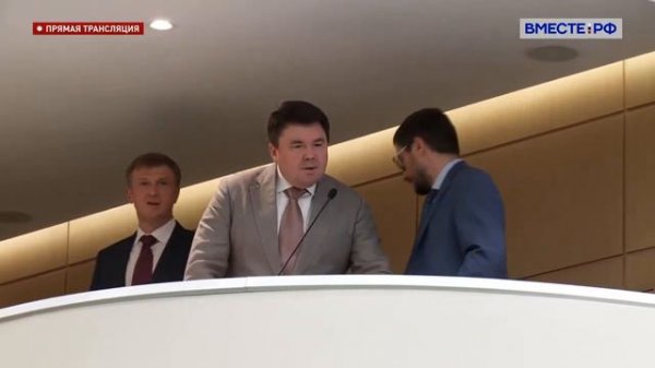 На заседании СовФеда замглавы Росгвардии Сергей Лебедев своими ответами насмешил сенаторов.