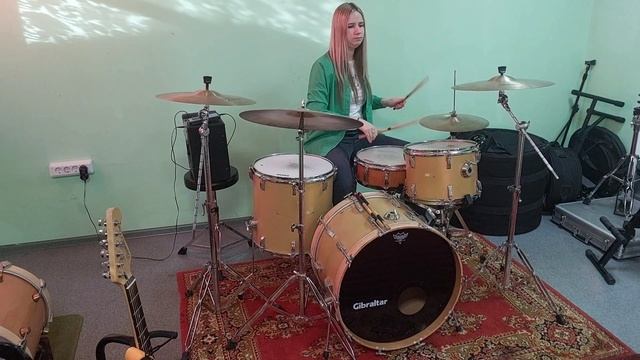 Барабанное соло2.mp4 смотреть онлайн