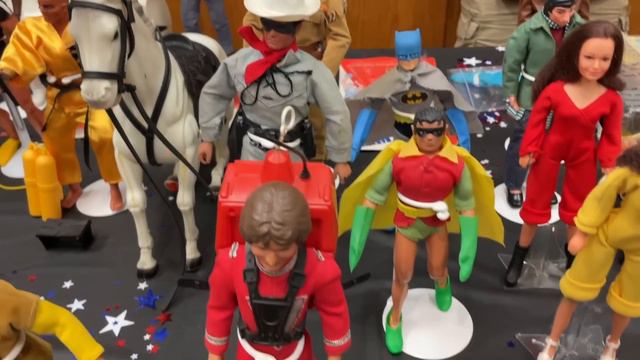 Episode 470 - TOY HUNTING AT A TOY SHOW & BUYING A GRAIL! смотреть онлайн