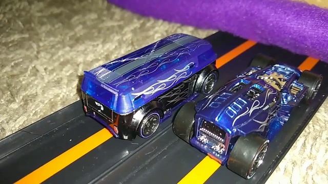 Hot Wheels Versus (Back 2 Back): Volkswagen T1 GTR vs HW50 смотреть онлайн