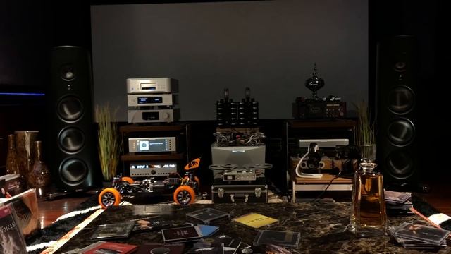 CH Precision D1 Transport VS Esoteric K01X VS Aurender W20 смотреть онлайн