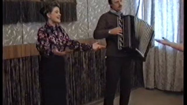 Cмоленский "кулёк".90-е годы.Певица Галиус репетирует с Лебедевой смотреть онлайн