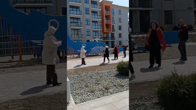 Каждый дом в Светлогорске неповторим. Посмотрите какие красивые входные группы и корридоры. смотреть онлайн
