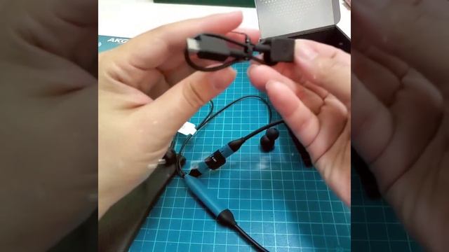 開箱＞AKG/Y100無線藍芽耳機 смотреть онлайн