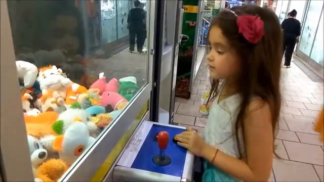 Необычная прогулка. Новая Алиса. Серия 8 смотреть онлайн
