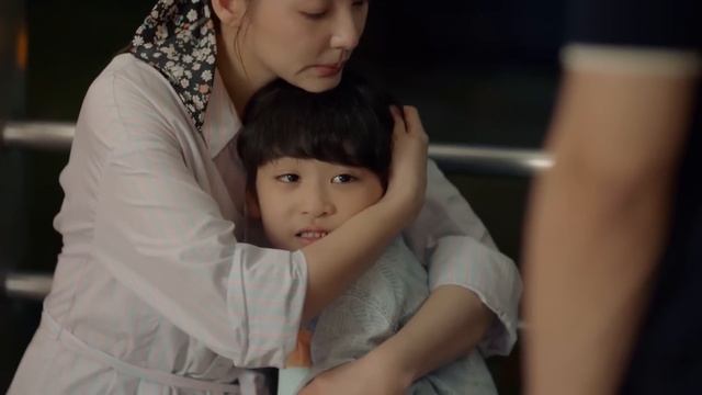 小男孩被嘲讽没爸爸，霸总开豪车突然出现打脸：抱歉，我来晚了，我是孩子的爸爸【加油！妈妈 Mom Wow24】 смотреть онлайн