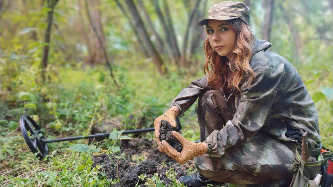 Коп 2022. Копала ЦАРСКИЕ МОНЕТЫ среди мусора. Девушка в поиске клада. смотреть онлайн