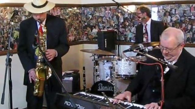 JB Jazz & Blues Band play Don't Go To Strangers.wmv смотреть онлайн