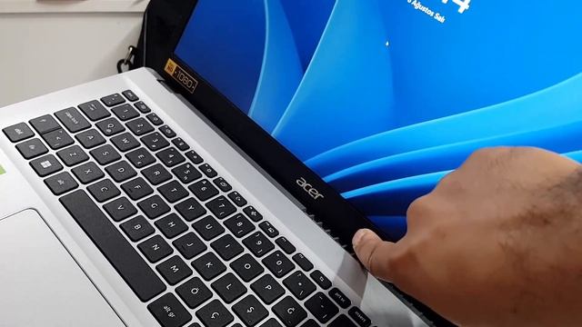 مراجعة لابتوب ايسر اسباير 3 | العيوب اكثر من المميزات ! смотреть онлайн