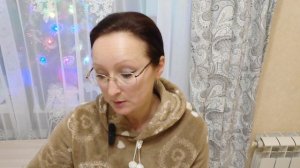 Домашнее видео. Шуршу пакетами с семенами, подаренными на ярмарке.. 2 января 2024 года