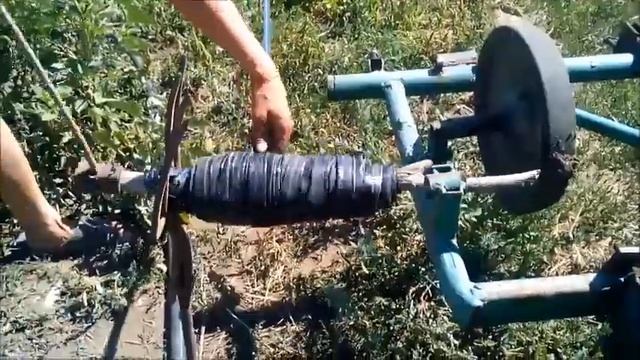 Мототрактора и культиватора убираю капельную ленту,збираю капельнiцу з города мототрактором смотреть онлайн
