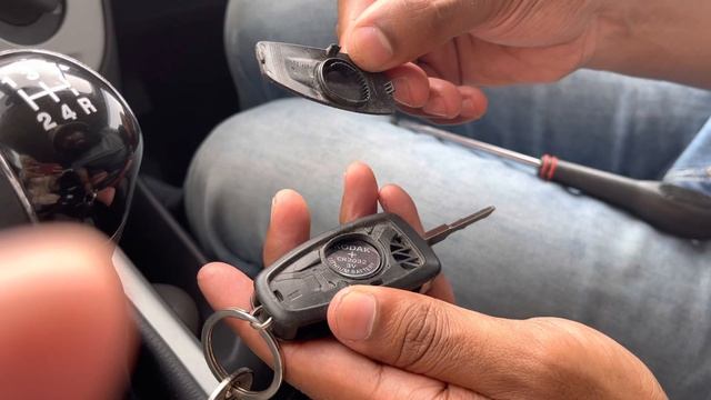 Ford Focus mk3 key battery replacement смотреть онлайн