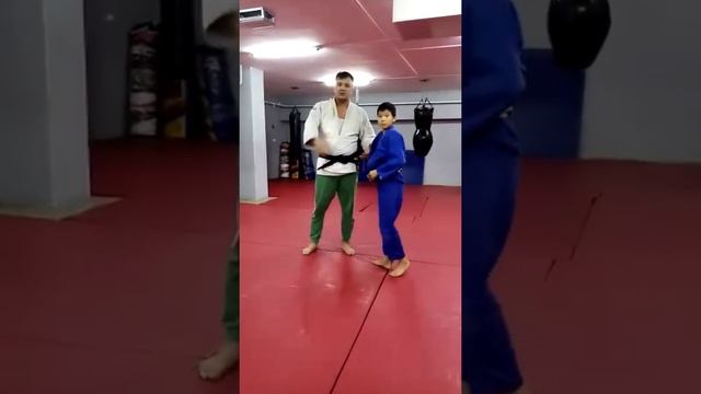 o soto gari задняя подножка тренер по дзюдо г Астана #achimarcello#judo #osotogari #дзюдо смотреть онлайн