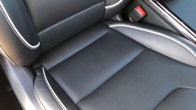 2020 (70) KIA Niro 64kWh 4 Auto 5dr - LS70 FHY смотреть онлайн