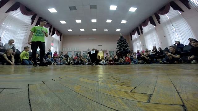 1/4 Денис vs Олег ХЫ смотреть онлайн