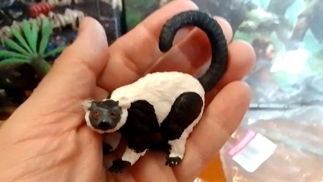 Derri Animals - Лемур Вари смотреть онлайн