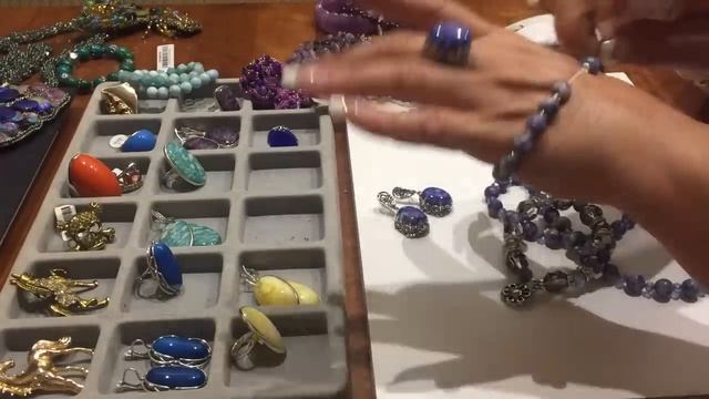 ОБЗОР УКРАШЕНИЙ/ЛЕБЁДУШКА И МОЙ ЛЮБИМЫЙ КОМПЛЕКТ С КАМНЯМИ смотреть онлайн