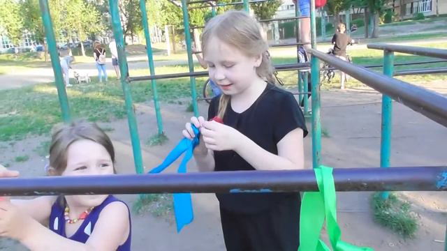 ЧЕЛЕНДЖ! Игра с ленточками.ПРИЗЫ 🍭ИГРУШКИ 💅наклейки на ногти, конфеты татту смотреть онлайн