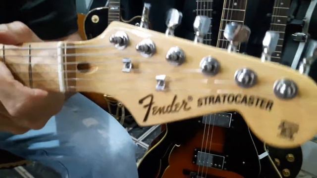 Guita Fender Strato CN смотреть онлайн