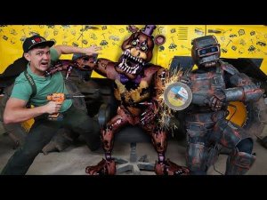 Робот активировал АНИМАТРОНИКА, которого мы нашли на магнитной рыбалке!