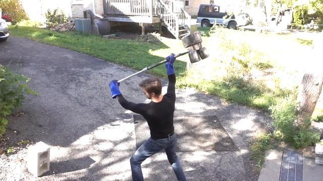 Make it Real: Reinhardt's Rocket Hammer (BUILD VIDEO) смотреть онлайн
