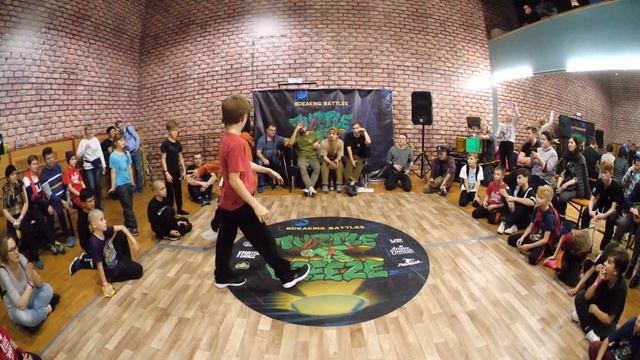 bboy D-key vs Monster - брейкданс чемпионат TurtleFreeze Battle смотреть онлайн