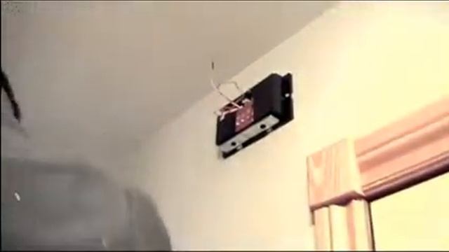 Делаем нашу жизнь светлее и ярче. Установка дверного звонка. смотреть онлайн