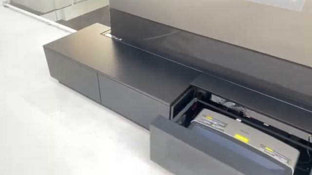 Тумба Vividstorm Cabinet Monte Carlo для выдвижного ALR экрана 120 дюймов и УКФ проектора смотреть онлайн