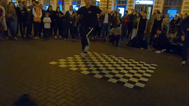 Москва - вечерний Арбат, Брэйк данс. Moscow - evening Arbat. смотреть онлайн
