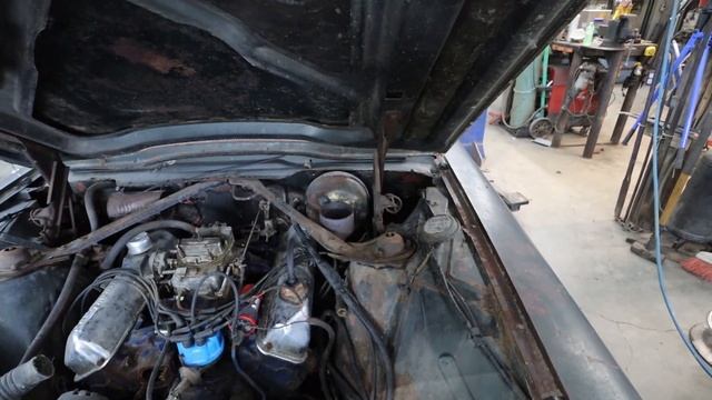 Reviving a 1966 Thunder Bird last driven in 1977. Will it run and drive? смотреть онлайн