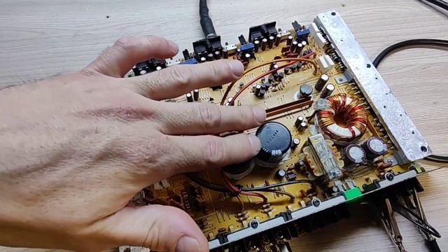 Sony XM-C1000 замер усилителя смотреть онлайн