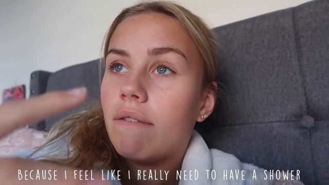REAL SICK DAY ROUTINE (miserable, sleeping, eating junk & watching Netflix) смотреть онлайн