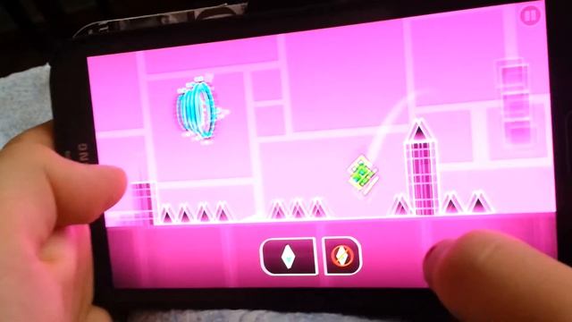 8уровень геометрия даш смотреть онлайн