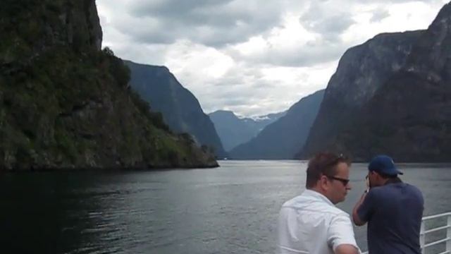 Нэрёйфьорд, самая узкая часть Согнефьорда, Юнеско смотреть онлайн
