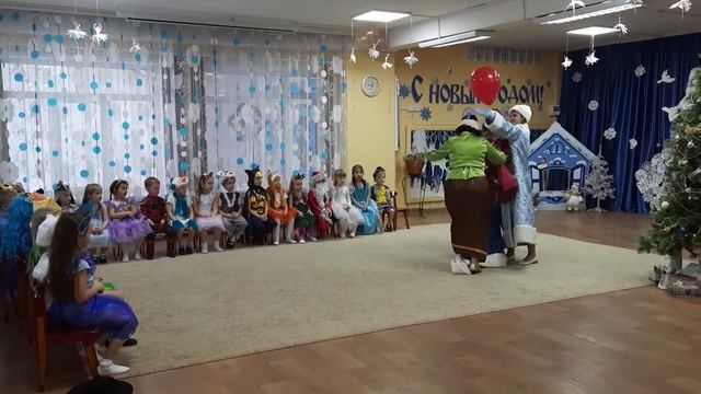 Новогодние утренники старших групп. Д/с №12, город Бердск. смотреть онлайн