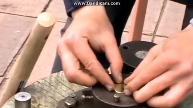 Как называется способ производства изделия, изображённый на видео? смотреть онлайн