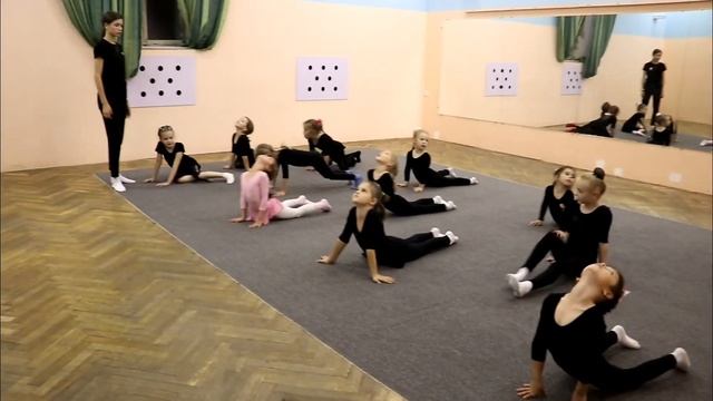 Старшая группа. Зал на Лесном проспекте.1.10.20 смотреть онлайн