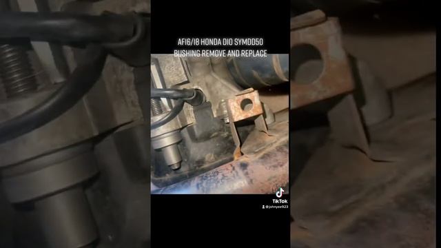 Honda Dio AF16/18 SYM Dd50 Bushing R&R смотреть онлайн