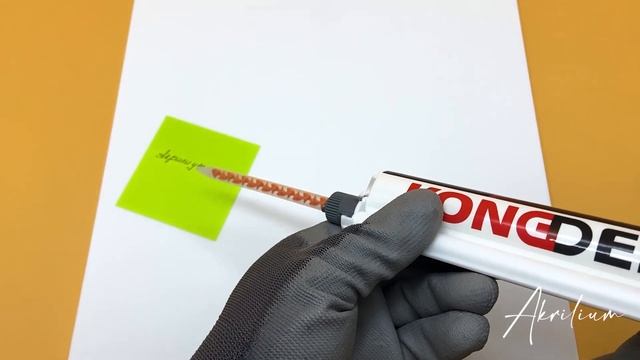 Собираем клеевой пистолет и склеиваем акриловый камень смотреть онлайн