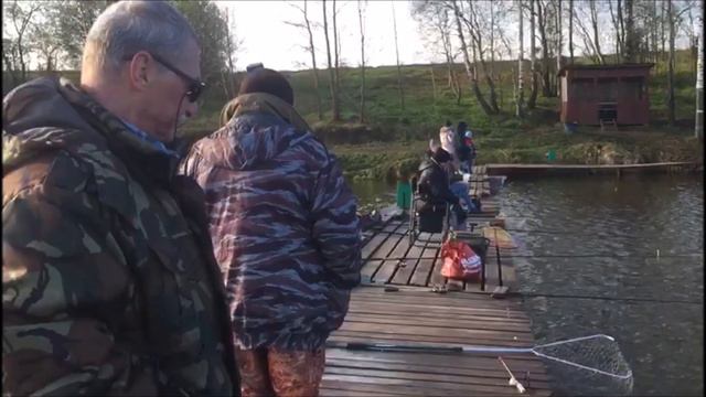 Утро начинается с поимок!!!Клевое место д.Савельево смотреть онлайн