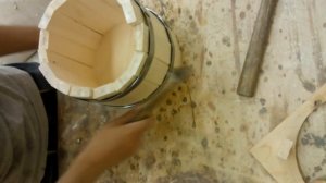 Деревянное ведро