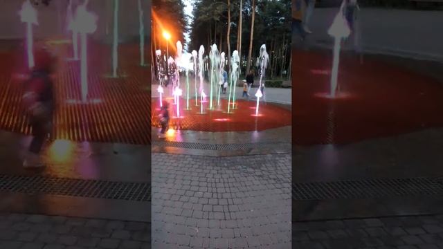 Липецк . Парк победы. Фонтан. 13.06.2017 смотреть онлайн