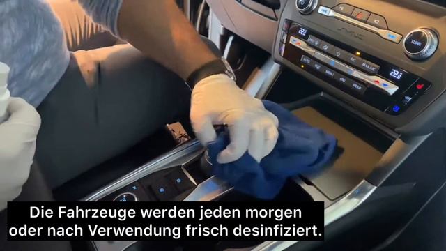 Emil Frey Bern: Fahrzeug Aufbereitung im Showroom смотреть онлайн