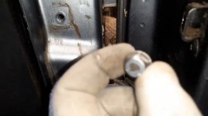 как снять  двери шкода октавия А5 2012 года