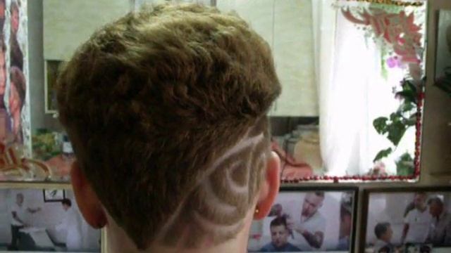 женская стрижка с узором смотреть онлайн