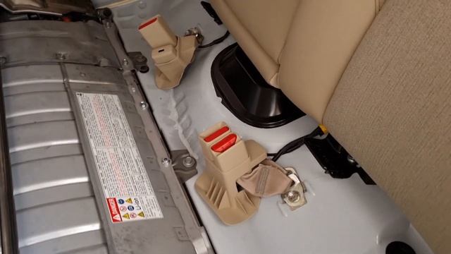 Toyota Camry Hybrid 2019 fuel pump location/Где находится топливный фильтр AXVH70? смотреть онлайн