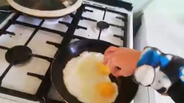 Как приготовить яичницу детям смотреть онлайн